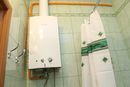 Лиговский, 109 - Ванная комната, газовый проточный водонагреватель.